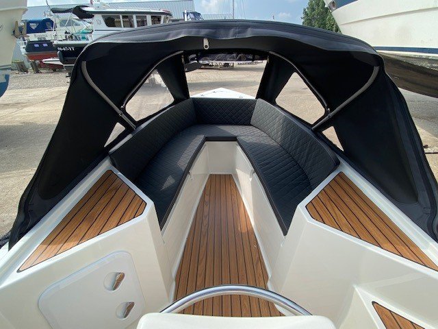 SilverYacht495.2.jpg